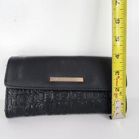 REACTION KENNETH COLE   Black Over Arching Flap Clutch Wallet. - Picture 11 of 11